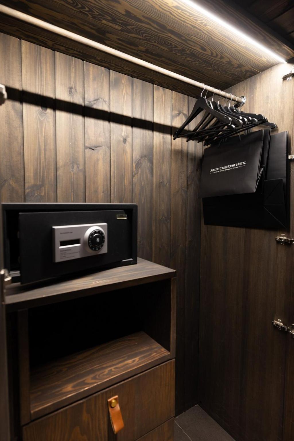 Suite Kitchenette,1765944644:JPEG
